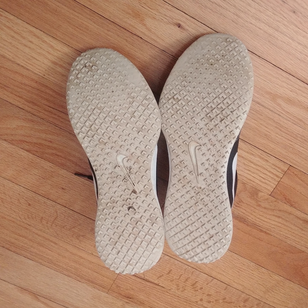 Nike sneakers - Picture 6 of 7